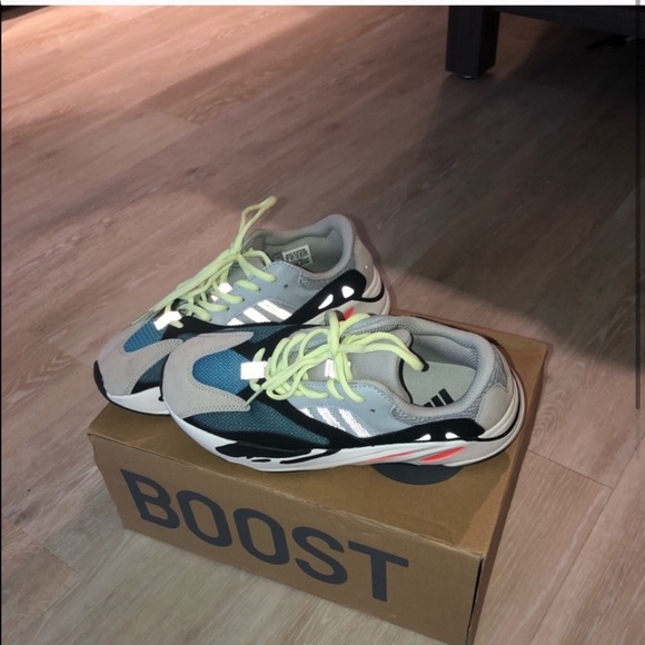 yeezy boost 700 wave runner fake